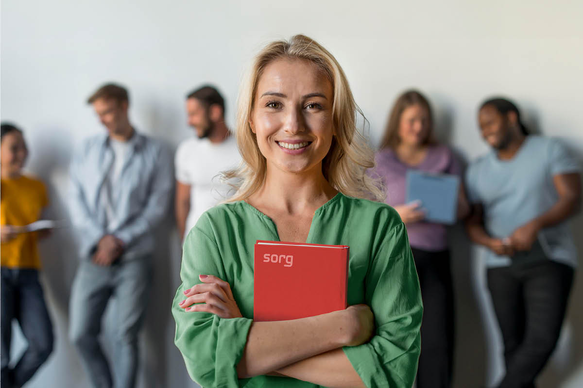 Bild zeigt einen Allrounder Mitarbeiter